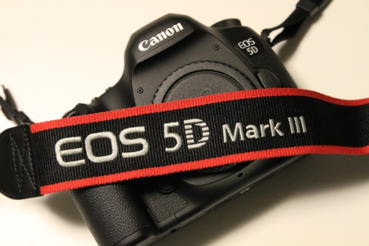 Canon EOS 5D Mark III digital SLR camera body