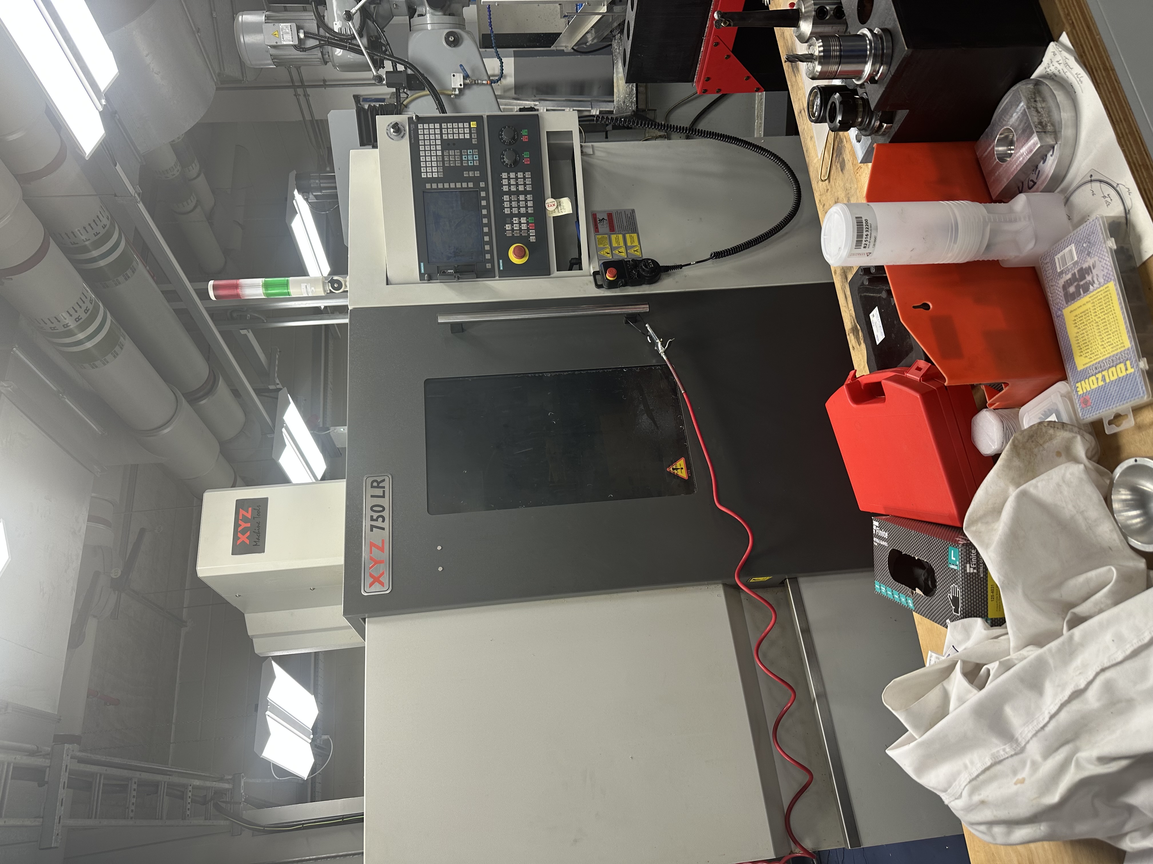 2025-750 LR VERTICAL MACHINING CENTRE W/ SIEMENS 828D CNC
