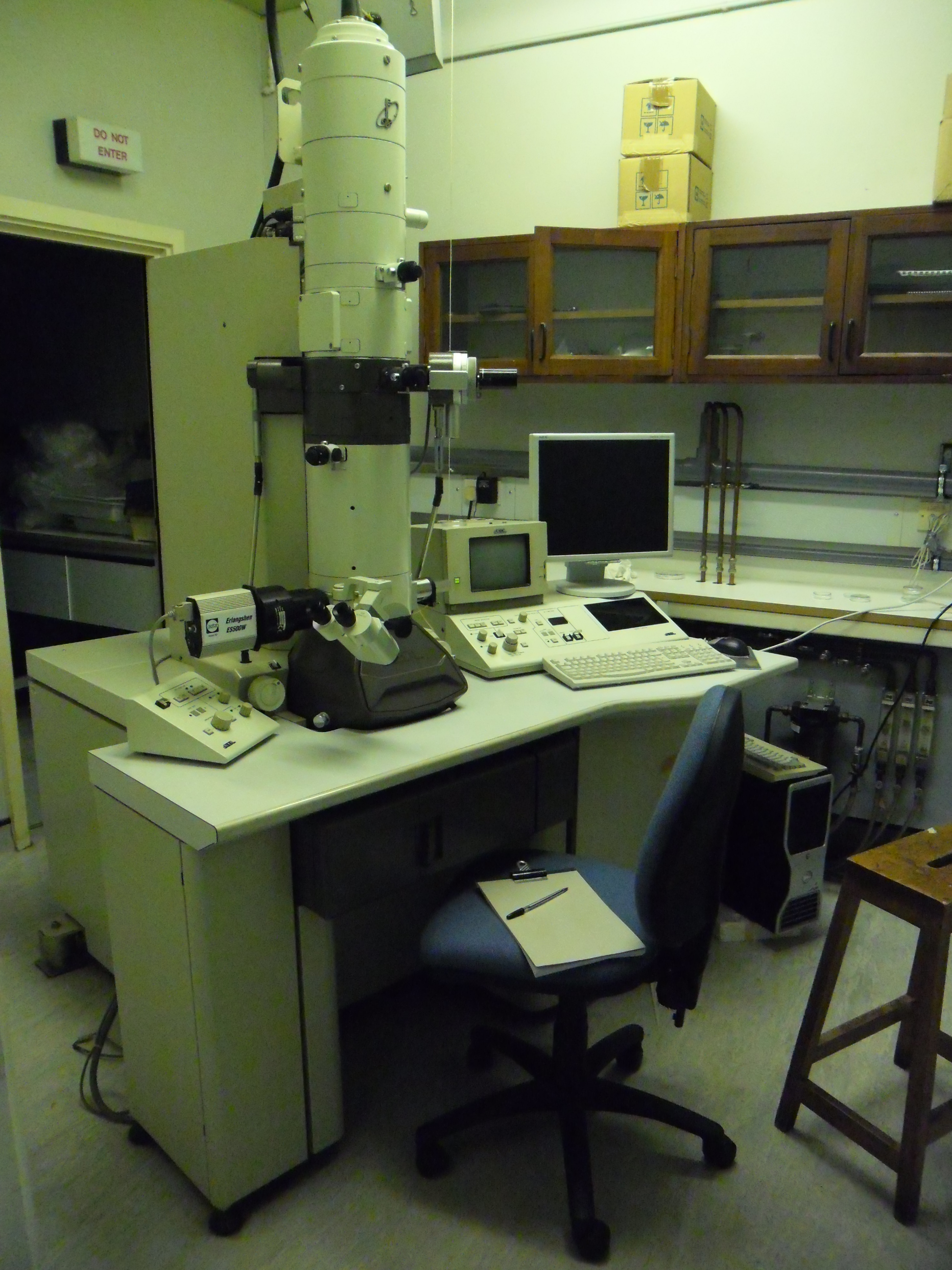 Transmission Electron Microscope (TEM)