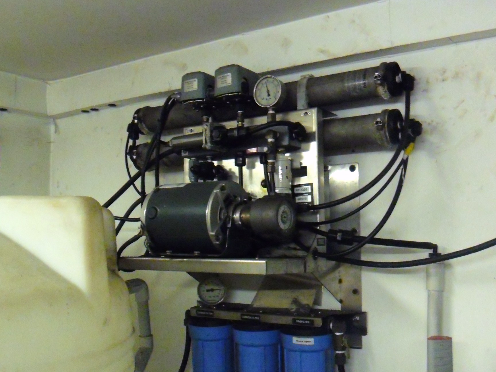 Reverse Osmosis unit (RO)